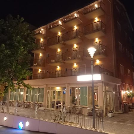 Hotel Serafini Misano Adriatico Exterior foto
