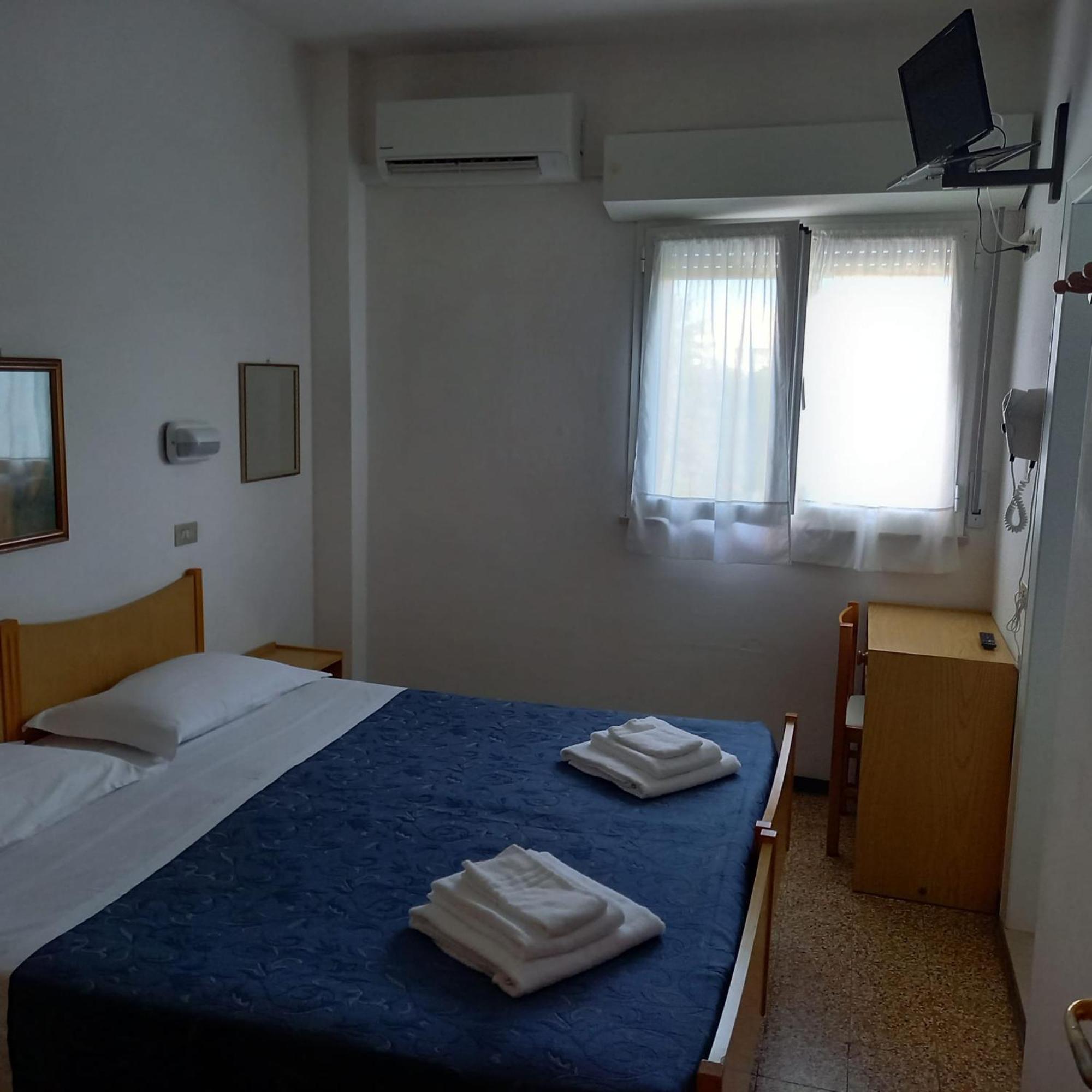 Hotel Serafini Misano Adriatico Exterior foto